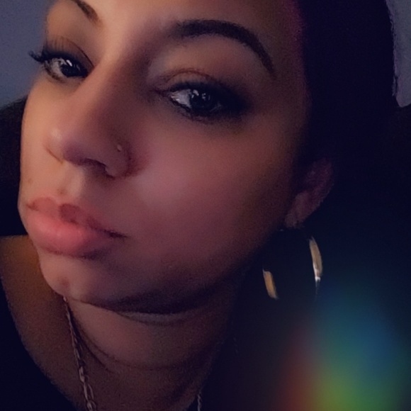 Meet your Posher, Melanie - Picture 1 of 1